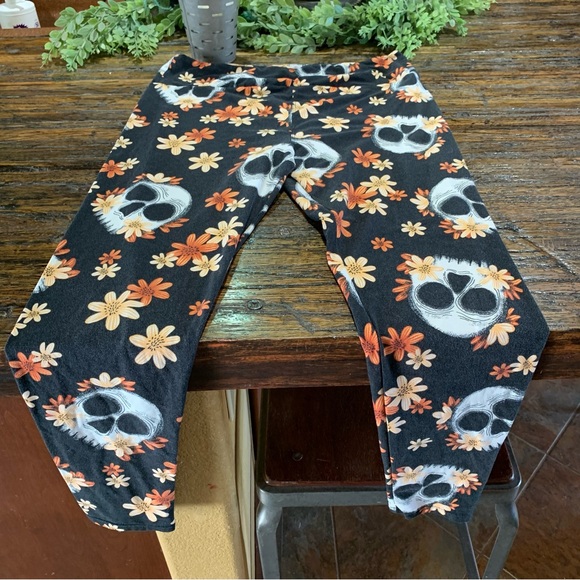 LuLaRoe TC Fright Club Floral Skull Halloween Leggings Tall Curvy - Picture 5 of 16